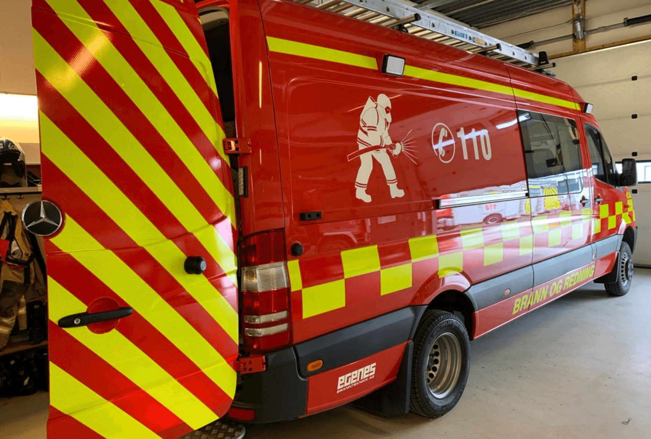 Dekor for brannbil - Brann og Redning med refleksfolie