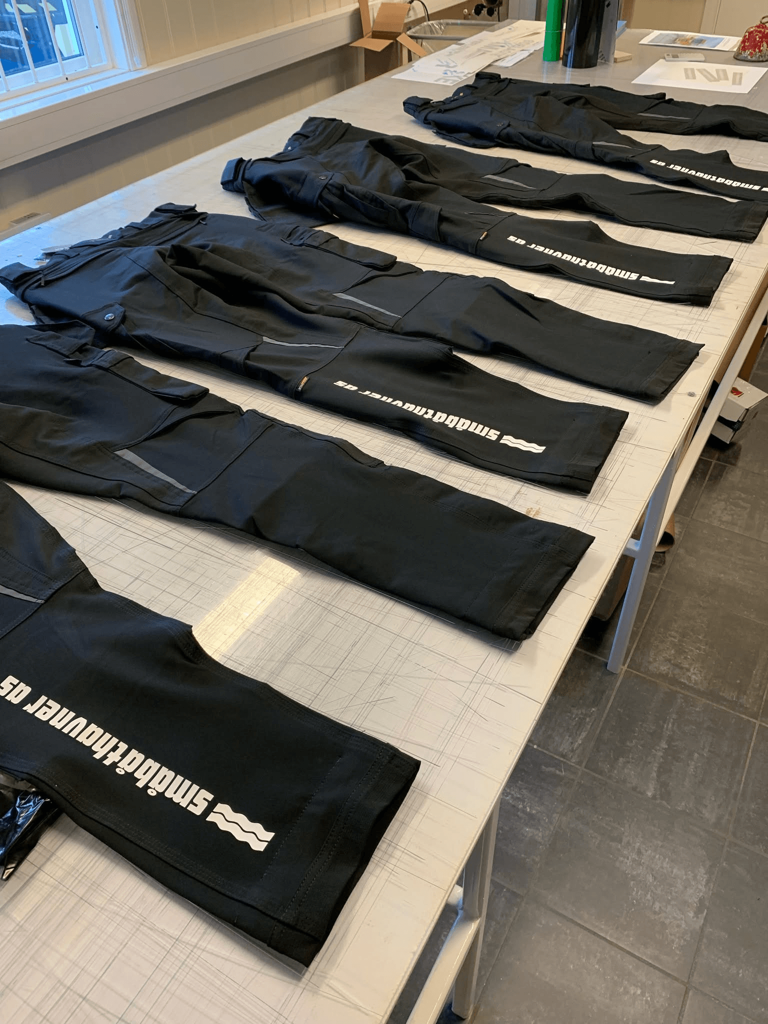 Trykk på arbeidsbukser for småbåthavner AS